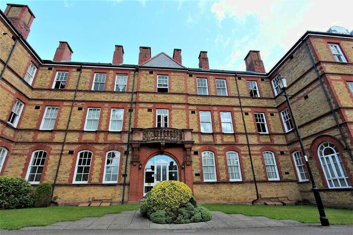 2 Bedroom Flat To Rent In Pringle House, Winchmore Hill N21