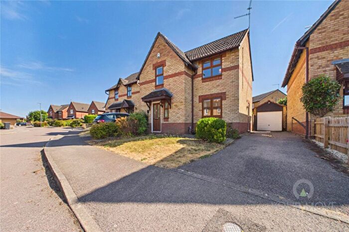 3 Bedroom Detached House To Rent In Beaune Close, Northampton, NN5
