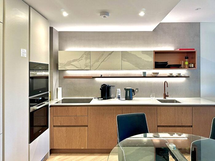 1 Bedroom Flat For Sale In Hampton House, Fulham Broadway, London, SW6