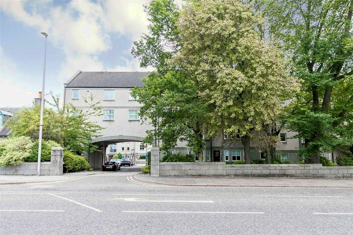 2 Bedroom Flat To Rent In B Holburn Street, Aberdeen, Aberdeenshire, AB10