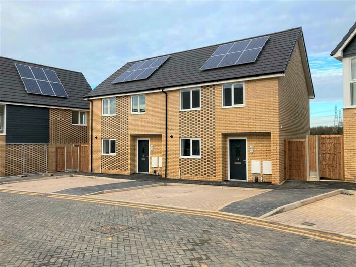 2 Bedroom Semi-Detached House To Rent In Bakers Crescent, Ipswich, IP1