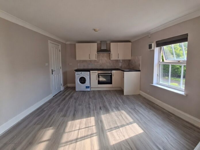 3 Bedroom Flat To Rent In Bellevue Terrace, Southampton, SO14