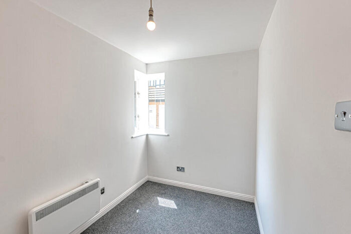 2 Bedroom Apartment To Rent In Barnstaple Road, Southend-on-Sea, SS1