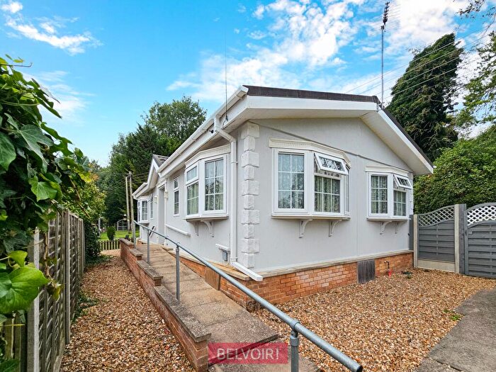 2 Bedroom Park Home For Sale In Wilby Residential Park, NN8