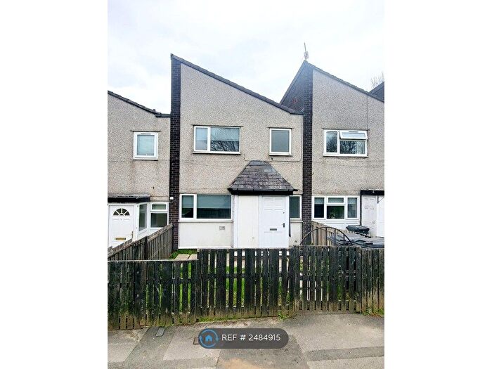 3 Bedroom Terraced House To Rent In Cottingley Road, Leeds, LS11