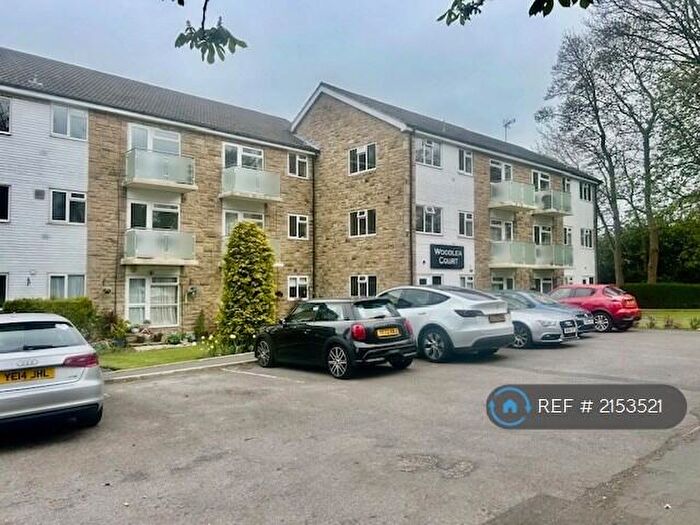 2 Bedroom Flat To Rent In Woodlea Court, Leeds, LS17