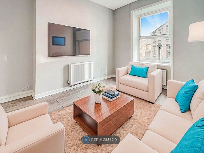 3 Bedroom End Of Terrace House To Rent In Co-Operation Street, Bacup, OL13