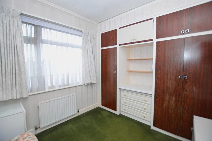3 Bedroom Semi-Detached House For Sale In Villiers Avenue, Twickenham, TW2