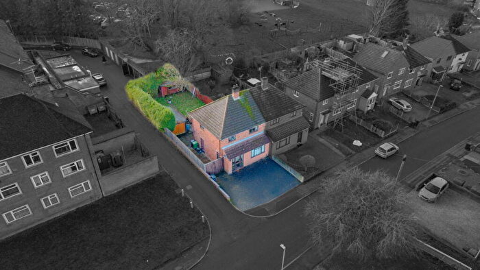 3 Bedroom Semi Detached House For Sale In Kent Road, Wollaston, Stourbridge, DY8