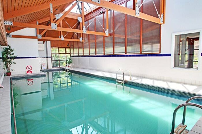 2 Bedroom Apartment To Rent In Addlestone, Surrey, KT15