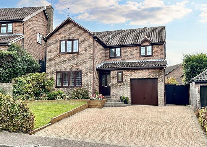 4 Bedroom Detached House For Sale In Paget Drive, Billericay, CM12