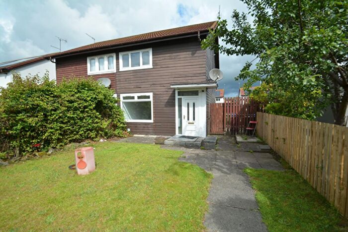 2 Bedroom Semi-Detached House For Sale In Linkwood Avenue, Glasgow, G15