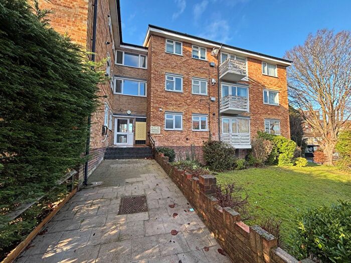 2 Bedroom Flat To Rent In Hatherley Crescent, Sidcup, DA14