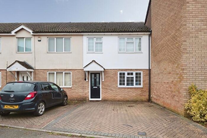 3 Bedroom Terraced House To Rent In Horsham Close, Banbury, OX16