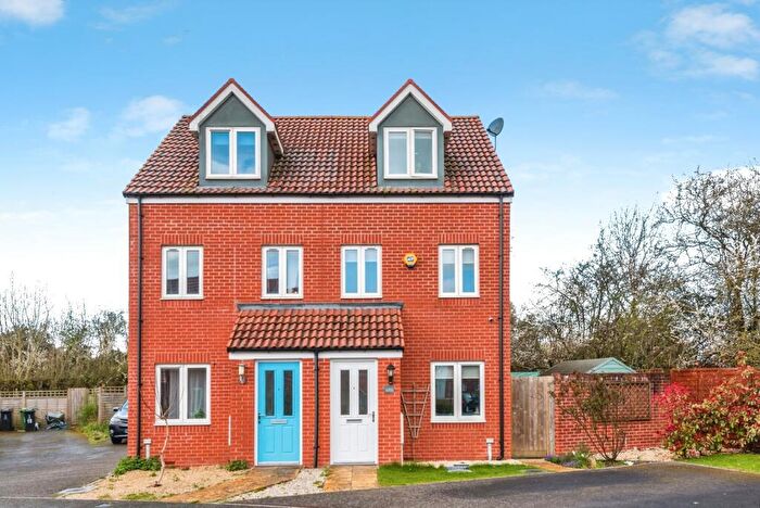 3 Bedroom Semi Detached House For Sale In Brickworth Place, Swindon, Wiltshire, SN3