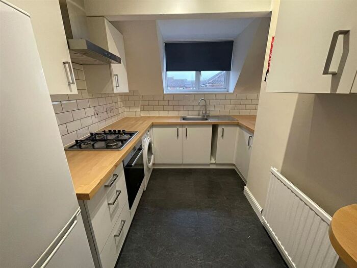 2 Bedroom Detached House To Rent In Chantry Gate, Bishops Cleeve, Cheltenham, GL52