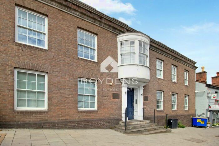 2 Bedroom Apartment To Rent In North Hill, Colchester, Essex, CO1