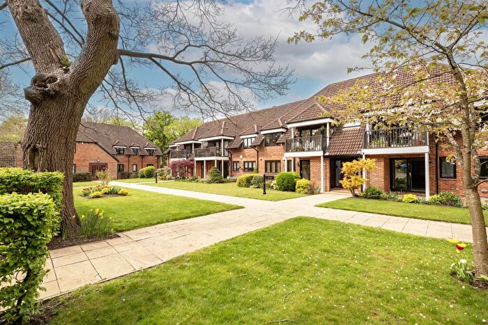 2 Bedroom Apartment For Sale In Birklands Park, London Road, St. Albans, AL1