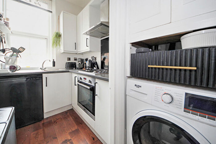 1 Bedroom Flat To Rent In High Road, Whetstone, N20