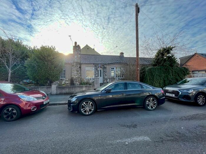 3 Bedroom Detached House To Rent In Bridlington Road, London, N9