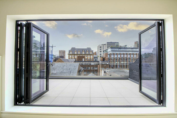 3 Bedroom Apartment To Rent In Devonshire House, Leeds, LS1