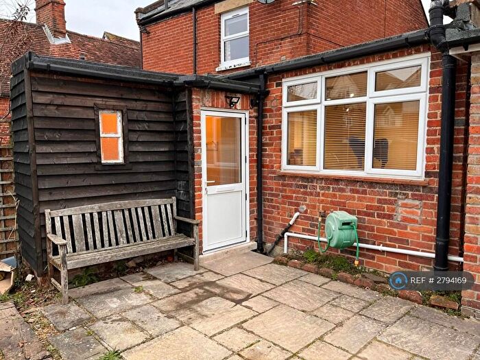 1 Bedroom Flat To Rent In Thatcham, Newbury, RG18