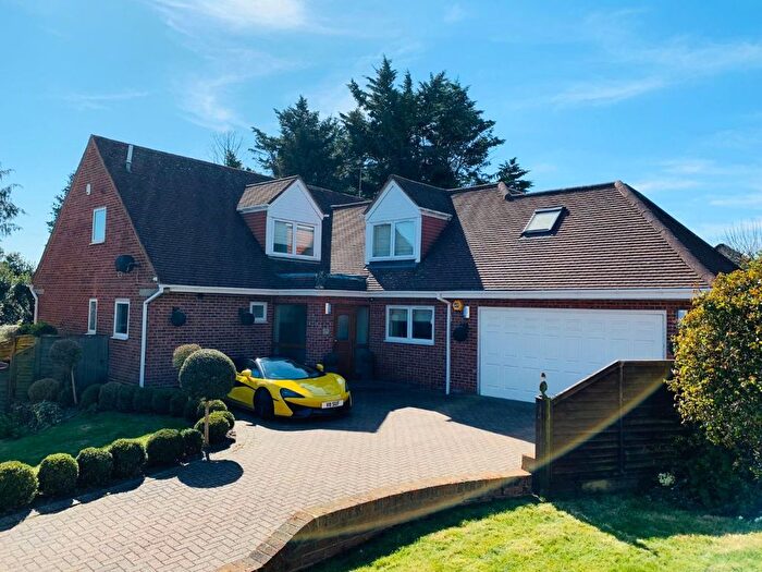 6 Bedroom Flat To Rent In Acorn Lane, Cuffley, Potters Bar, EN6