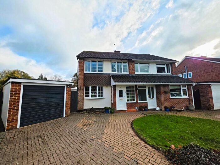 3 Bedroom Semi Detached House To Rent In The Horseshoe, Hemel Hempstead, HP3