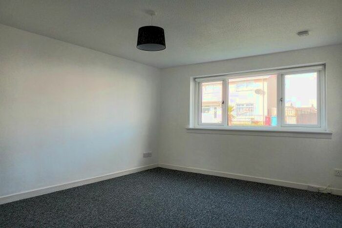 1 Bedroom Flat To Rent In Brisbane Terrace, Glasgow, G75