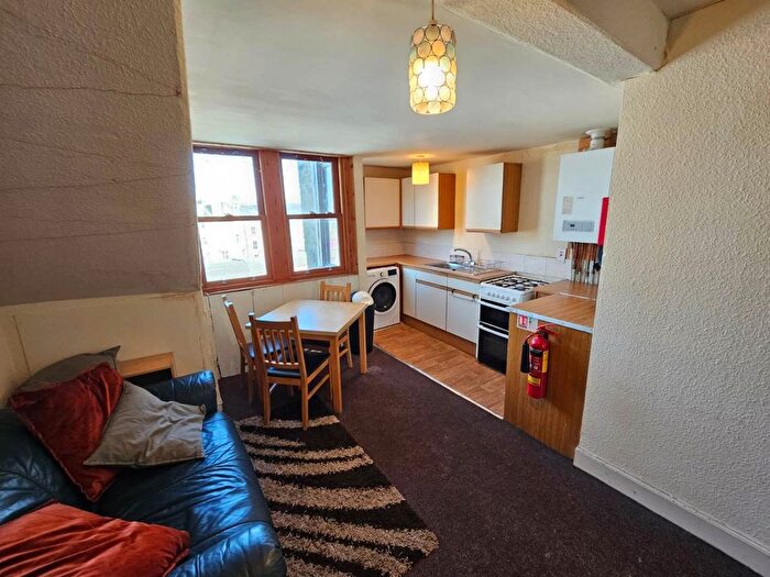 3 Bedroom Flat To Rent In Reform Street, Dundee, DD1