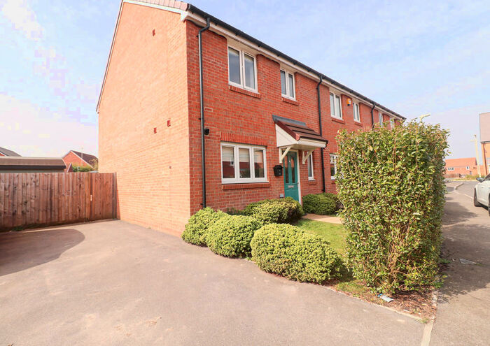 3 Bedroom End Of Terrace House To Rent In Silks Way, Andover, SP11