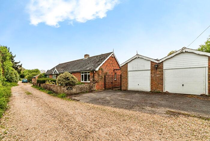 3 Bedroom Bungalow For Sale In Steventon, Basingstoke, Hampshire, RG25