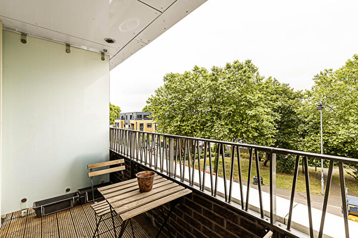 2 Bedroom Flat To Rent In Beck Square, London, E10