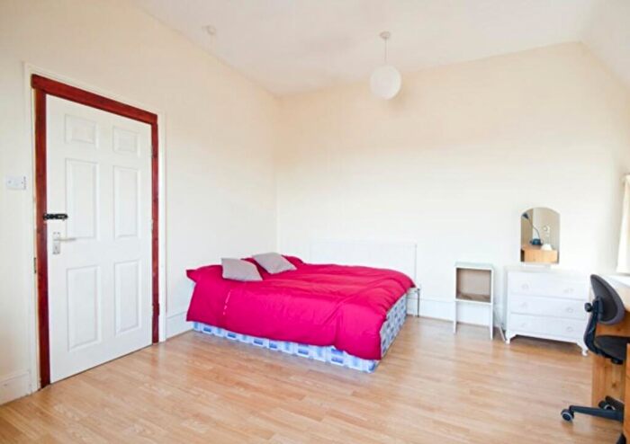 1 Bedroom House To Rent In Forest Road West, Nottingham, NG7