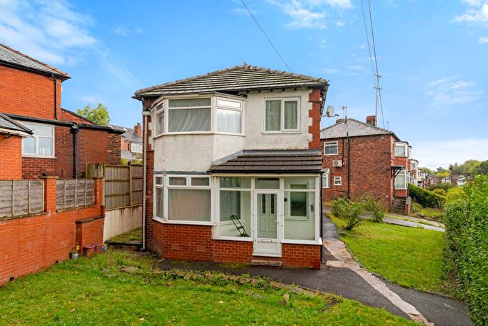 3 Bedroom Detached House For Sale In Parksway, Prestwich, M25