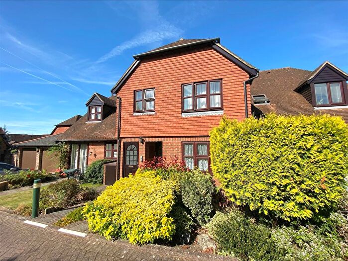 1 Bedroom Maisonette For Sale In Courtyard Gardens, Wrotham, Sevenoaks, TN15