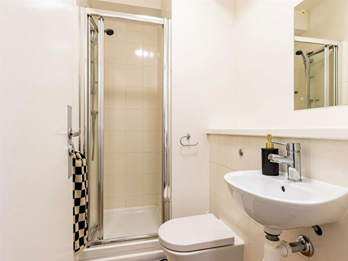 Studio To Rent In Alexandra Road, Mutley, Plymouth, PL4