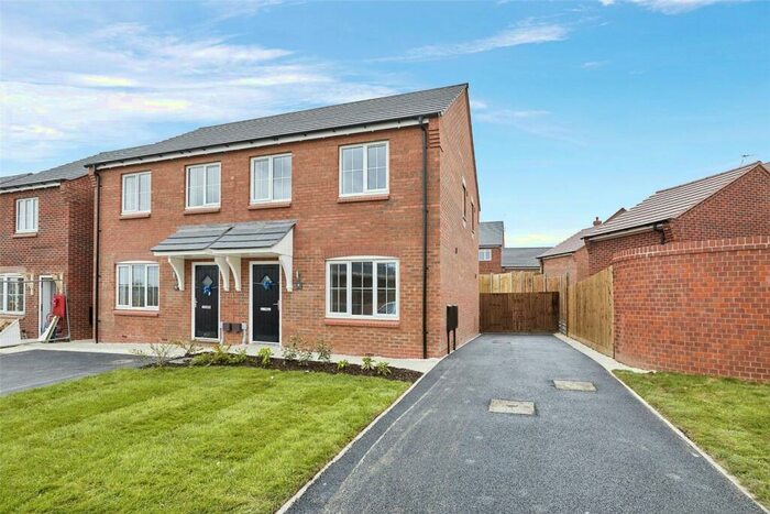 3 Bedroom Semi-Detached House To Rent In Holden Drive, Midway, Swadlincote, DE11