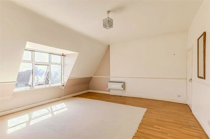 1 Bedroom Studio To Rent In Wades Hill, London, N21