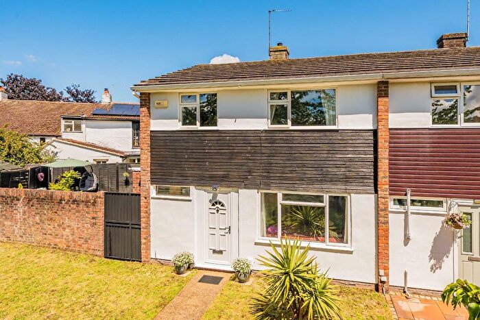 3 Bedroom End Terrace House For Sale In Gordon Road, Shepperton, TW17