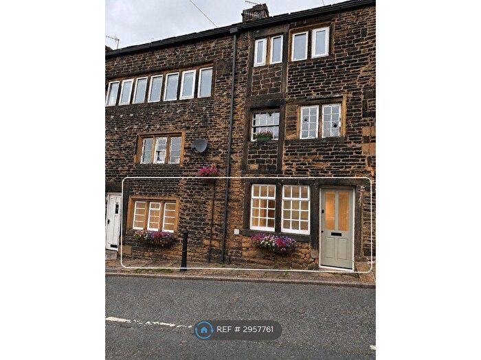 1 Bedroom Flat To Rent In Dobcross, Oldham, OL3