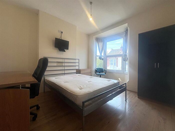 3 Bedroom Terraced House To Rent In Wilberforce Road, Leicester, LE3