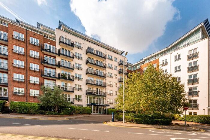 1 Bedroom Flat For Sale In Royal Quarter, Kingston, Kingston Upon Thames, KT2
