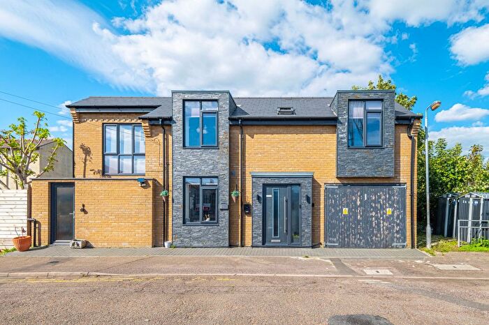 3 Bedroom Detached House For Sale In Sefton Lane, Great Yarmouth, NR31
