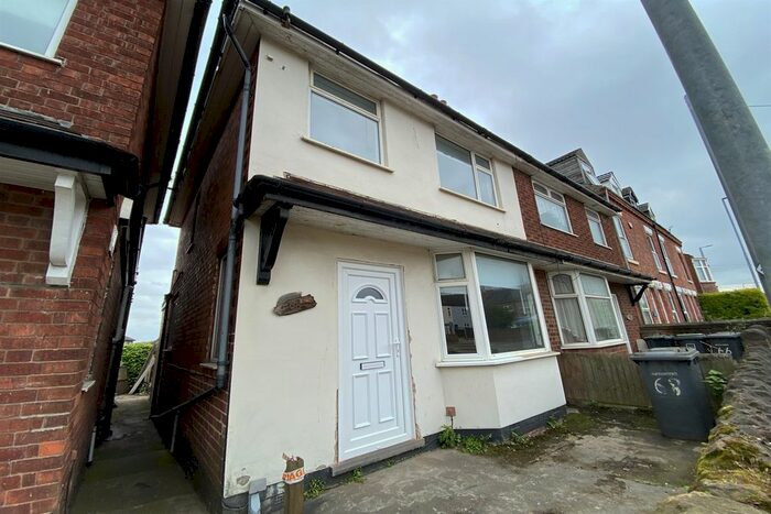 3 Bedroom Semi-Detached House To Rent In Middle Street, Beeston, NG9