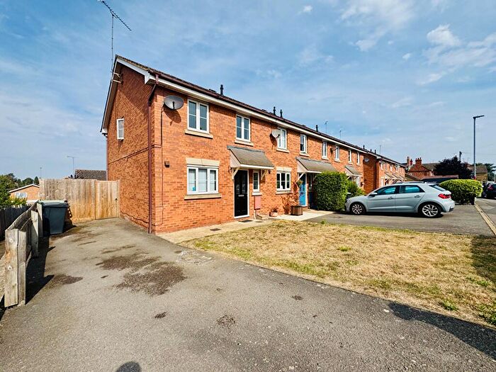 3 Bedroom House To Rent In Gordon Street, Rushden, NN10