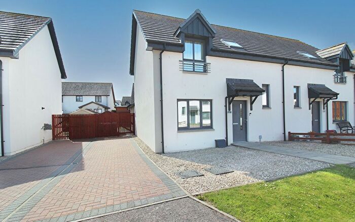 3 Bedroom Semi-Detached House For Sale In Middleton Court, Buckie, AB56