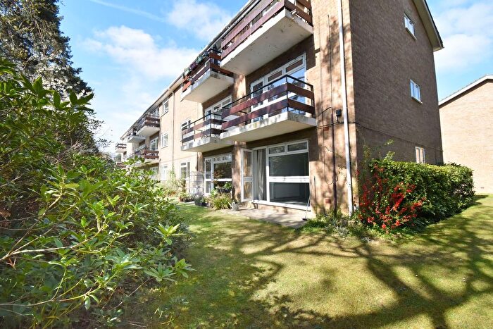 1 Bedroom Flat To Rent In Oakdene Court, Walton-On-Thames, KT12