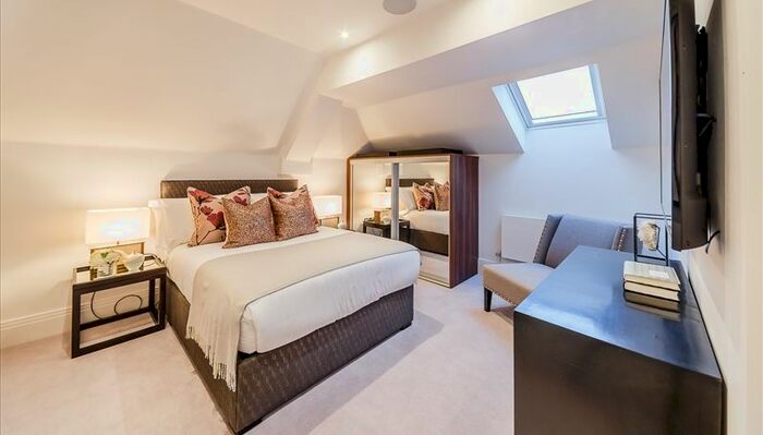 2 Bedroom Flat To Rent In Rainville Road, Fulham, W6