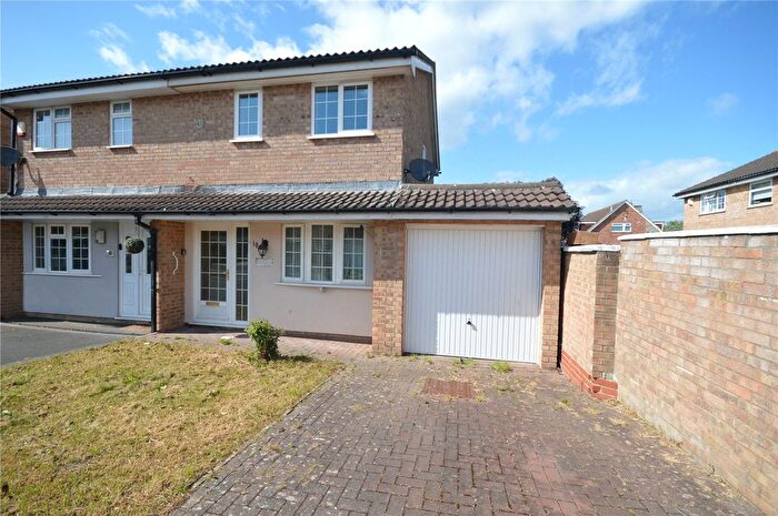 3 Bedroom Semi Detached House For Sale In Crestfield Avenue, Bridgwater, Somerset, TA6